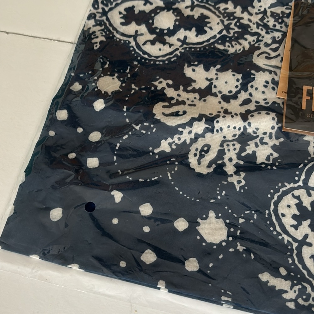 Frye Unisex Blue and White Bandana - Picture 7 of 8